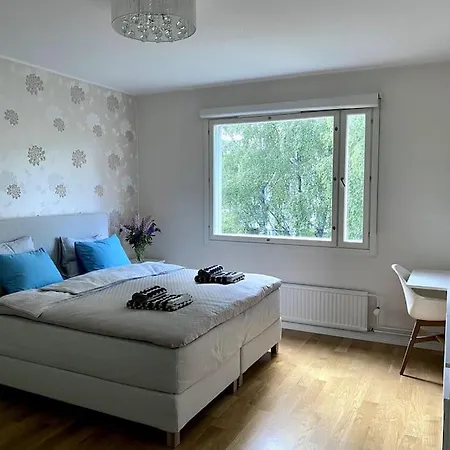 2 Bedroom W/ Balcony, Wifi, Parking אספו