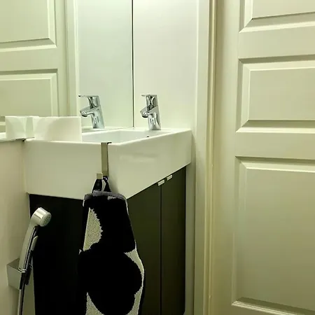 2 Bedroom W/ Balcony, Wifi, Parking *