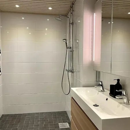 דירה 2 Bedroom W/ Balcony, Wifi, Parking