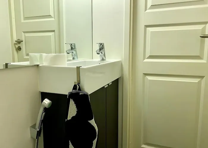 2 Bedroom W/ Balcony, Wifi, Parking *