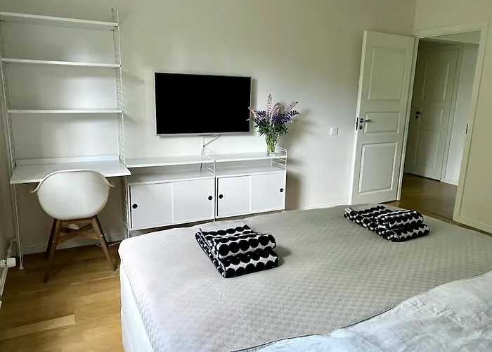 公寓 2 Bedroom W/ Balcony, Wifi, Parking