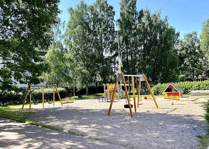 2 Bedroom W/ Balcony, Wifi, Parking 艾斯堡